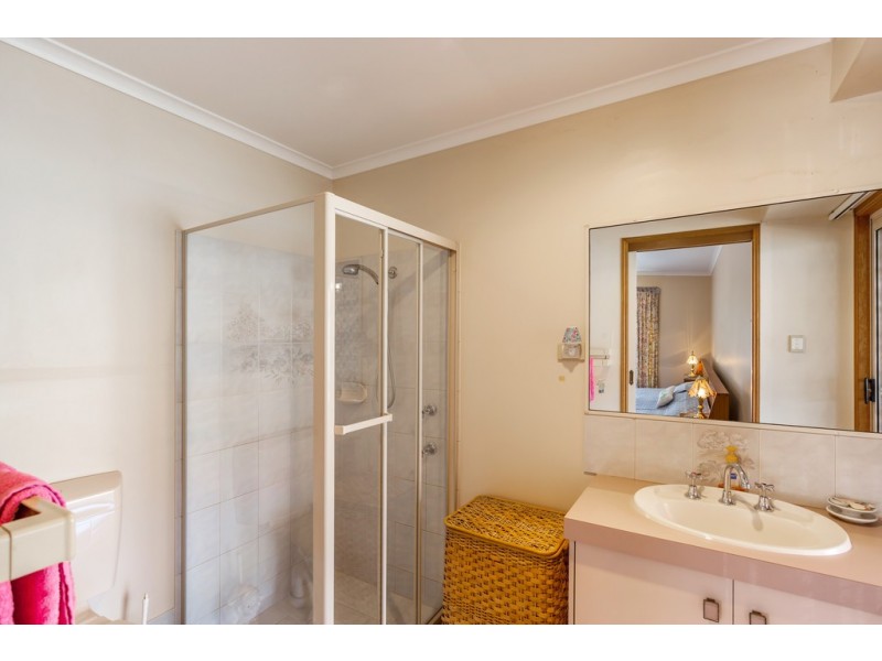 24 Carmen Street, Kearneys Spring QLD 4350