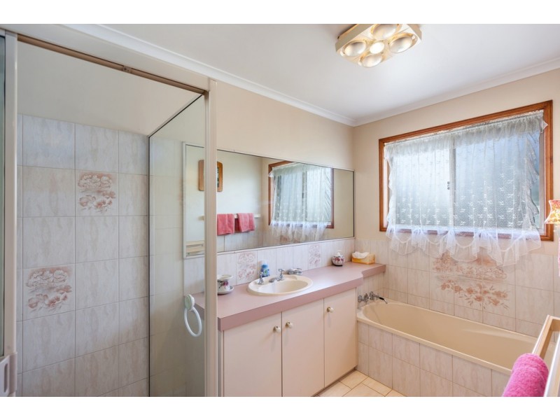 24 Carmen Street, Kearneys Spring QLD 4350