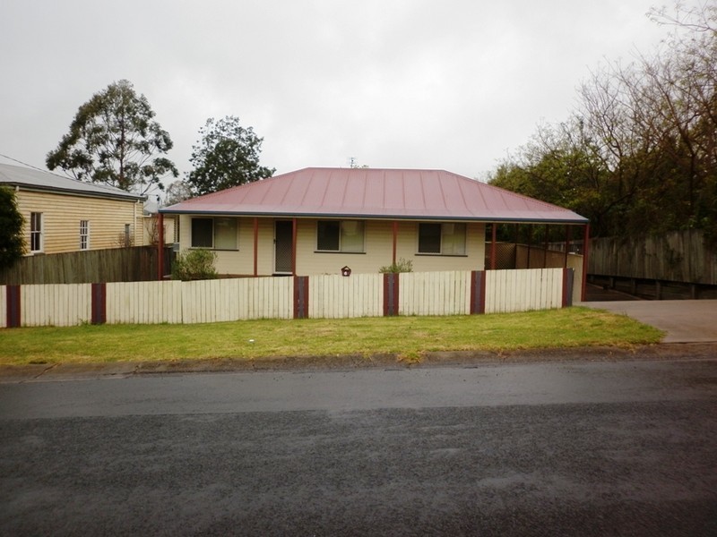 6 Vanity Street, Rockville QLD 4350