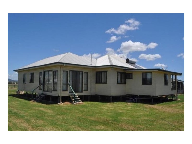 43 Railway Parade, Cambooya QLD 4358