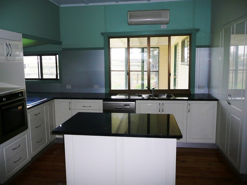 43 Railway Parade, Cambooya QLD 4358