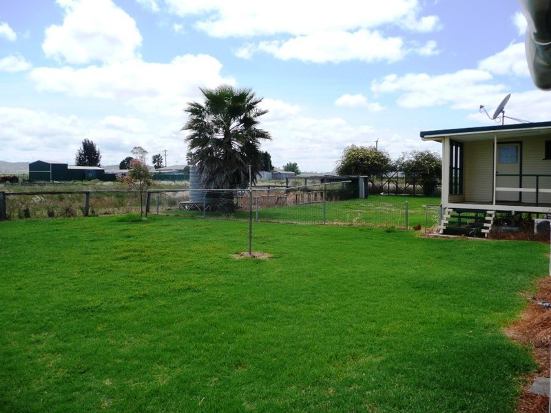 43 Railway Parade, Cambooya QLD 4358