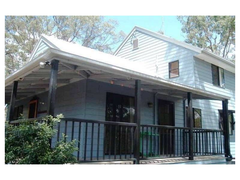 8 Woodland Crescent, Withcott QLD 4352