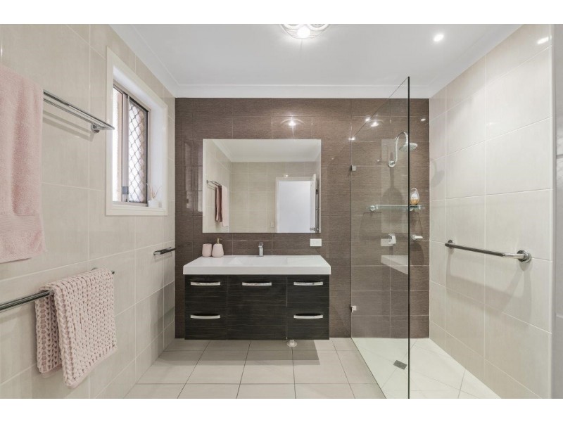 4/4 O’Quinn Street, Harristown QLD 4350