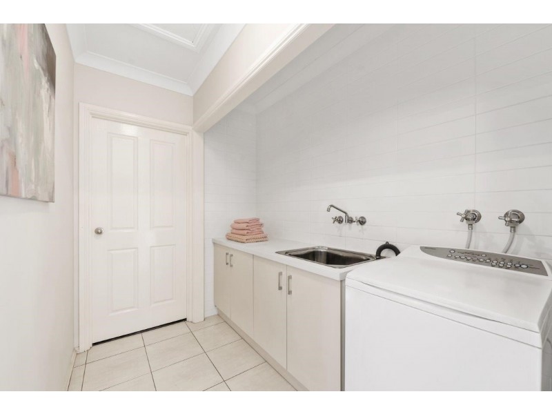 4/4 O’Quinn Street, Harristown QLD 4350