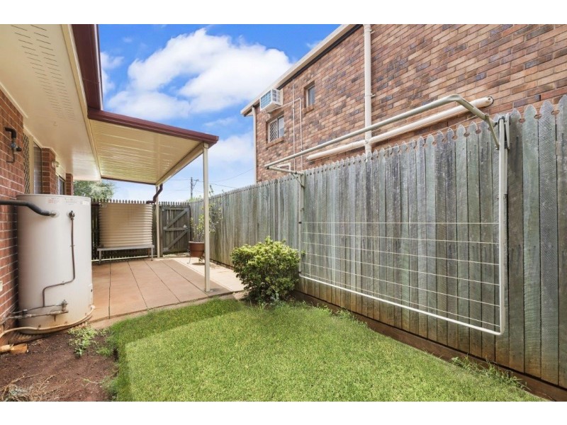 4/4 O’Quinn Street, Harristown QLD 4350