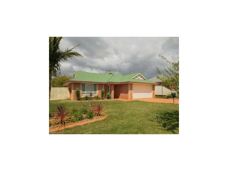 18 Buckle Court, Middle Ridge QLD 4350