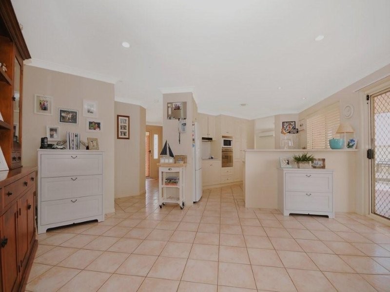 18 Buckle Court, Middle Ridge QLD 4350