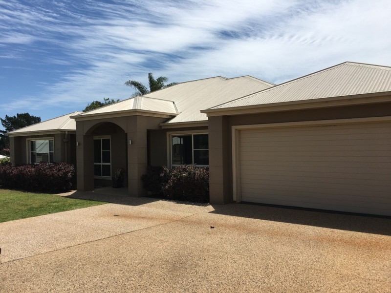 15 McCallum Court, Middle Ridge QLD 4350