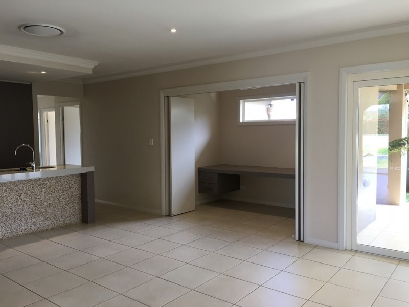 15 McCallum Court, Middle Ridge QLD 4350