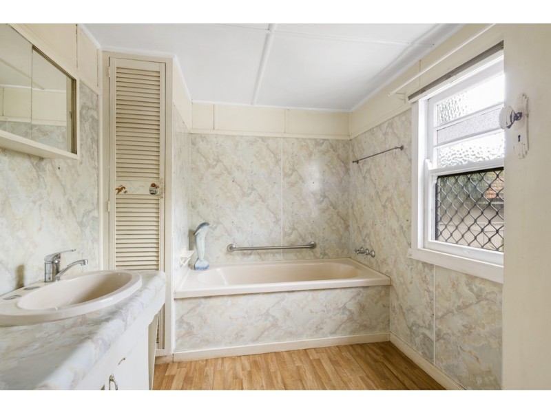 42 Phillip Street, South Toowoomba QLD 4350