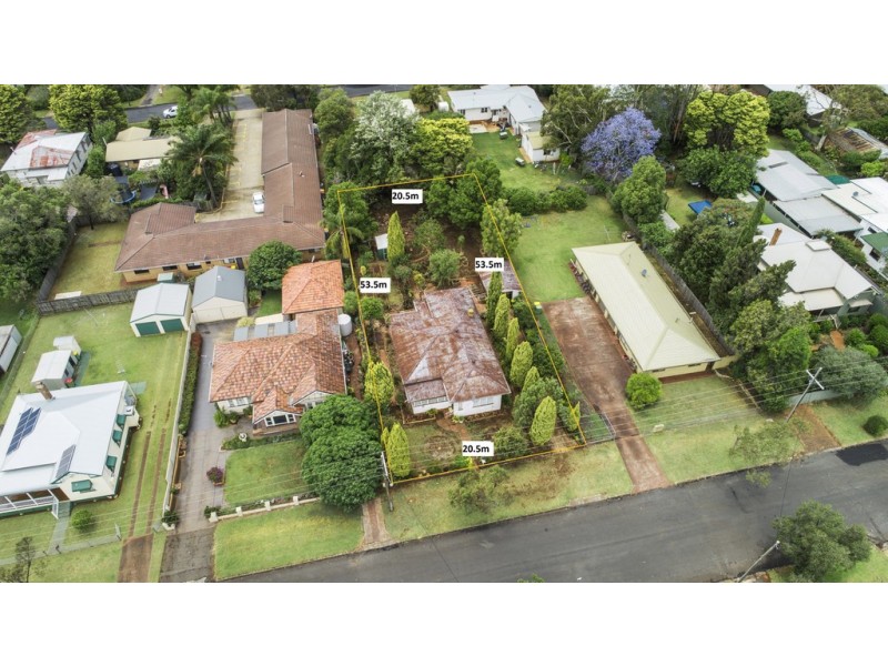 42 Phillip Street, South Toowoomba QLD 4350