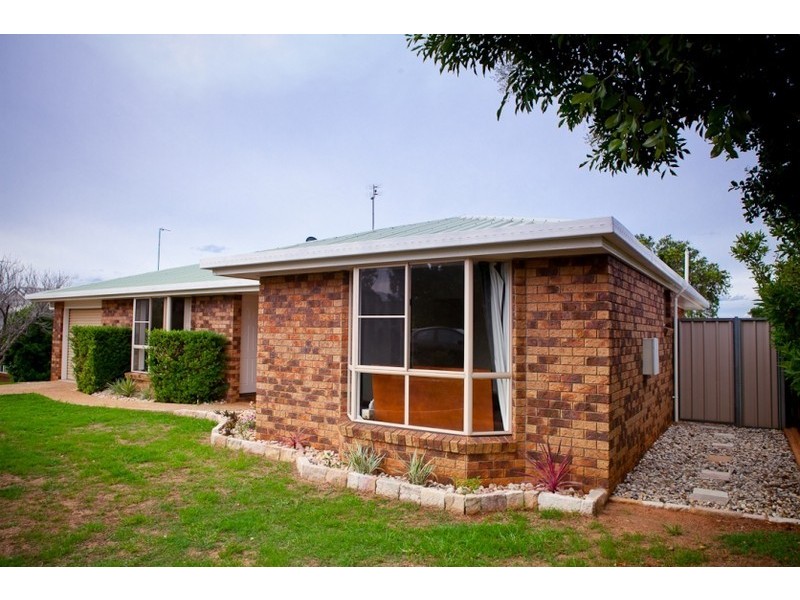 29 Lorraine Crescent, Centenary Heights QLD 4350