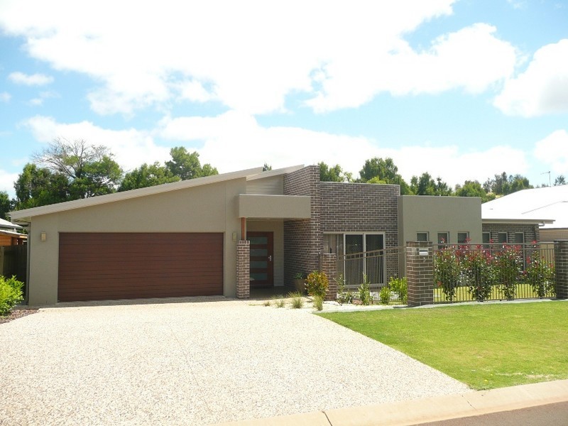 3 Pugh Street, Middle Ridge QLD 4350