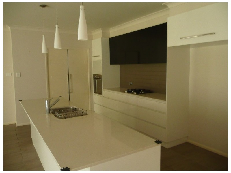 3 Pugh Street, Middle Ridge QLD 4350