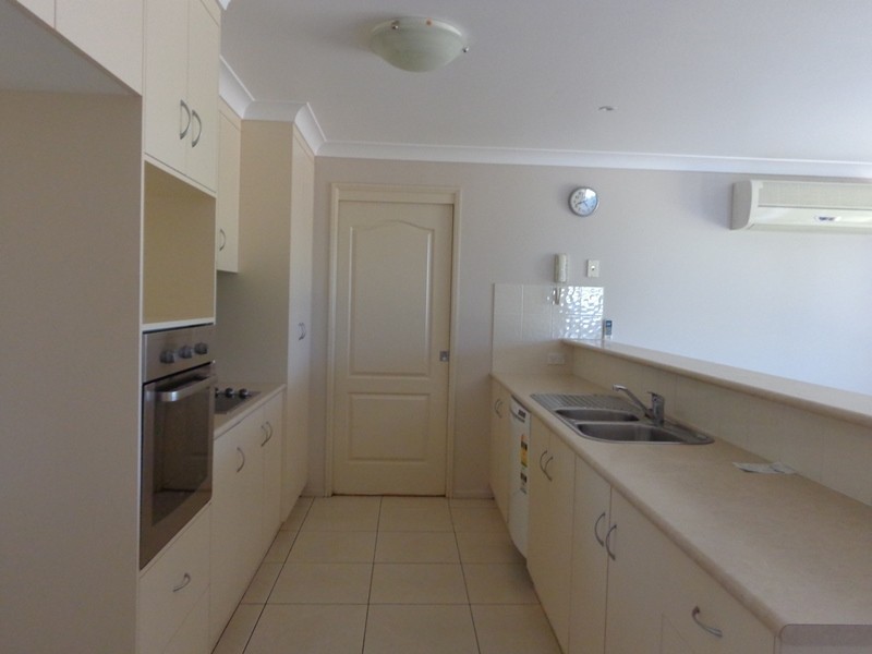 2/93 Kearney Street, Kearneys Spring QLD 4350