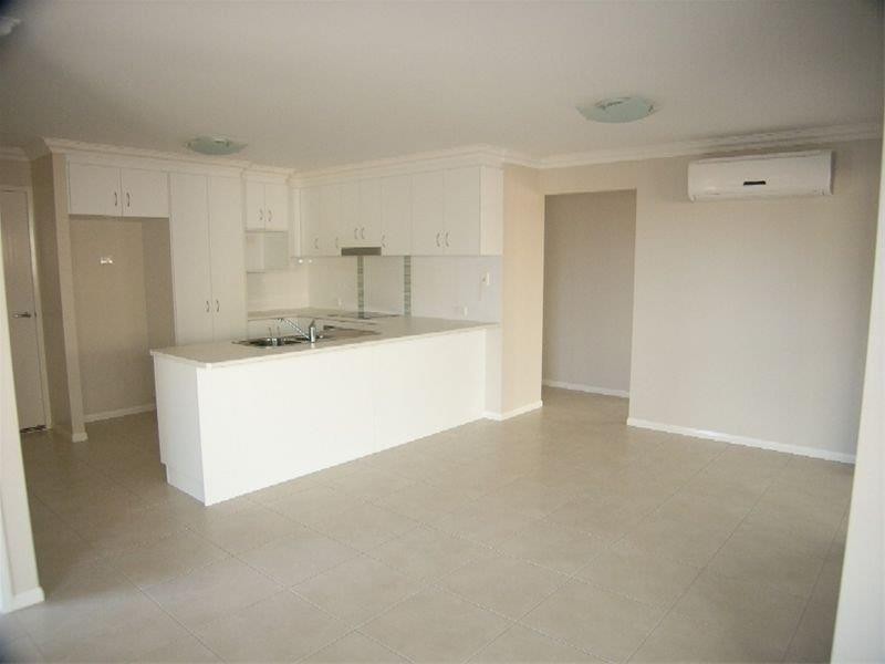 1/13 Samuel Court, Darling Heights QLD 4350