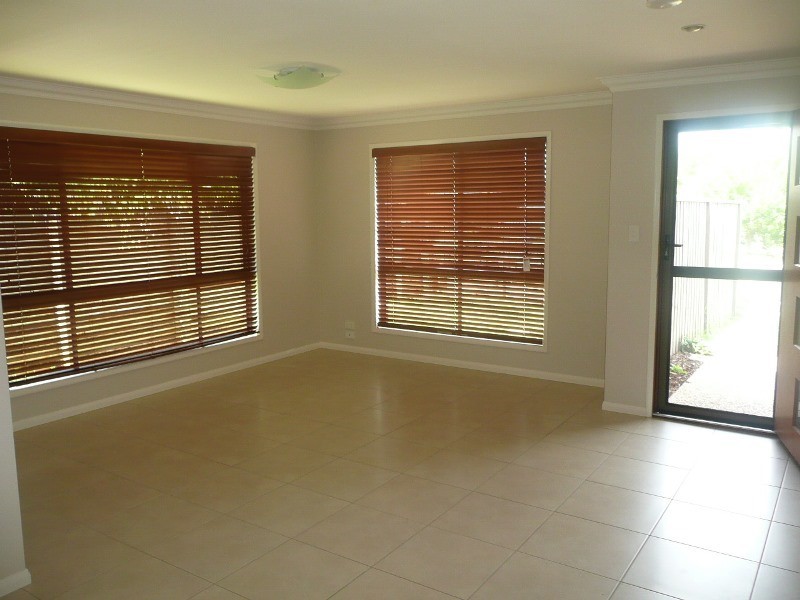 1/13 Samuel Court, Darling Heights QLD 4350