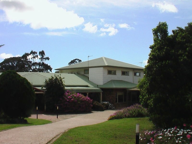 8 Glencoe Court, Middle Ridge QLD 4350