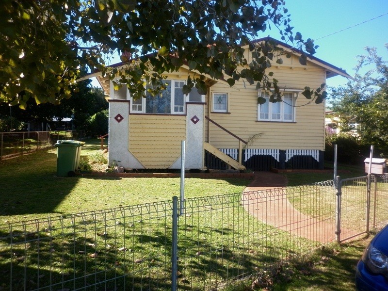 4 Link Street, North Toowoomba QLD 4350