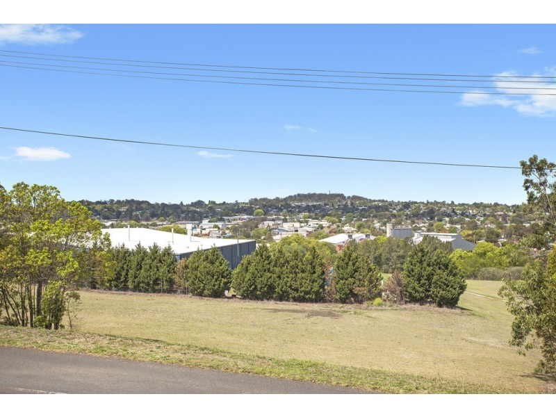 17 Gordon Avenue, Rockville QLD 4350