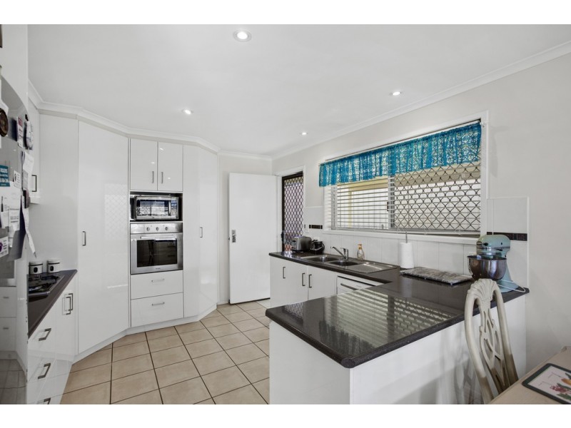 17 Gordon Avenue, Rockville QLD 4350