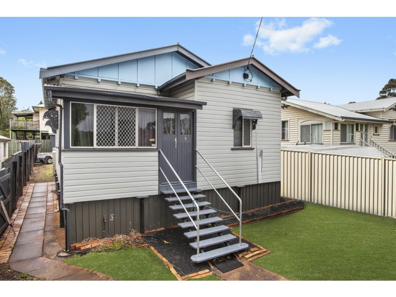 704 Ruthven Street, South Toowoomba QLD 4350