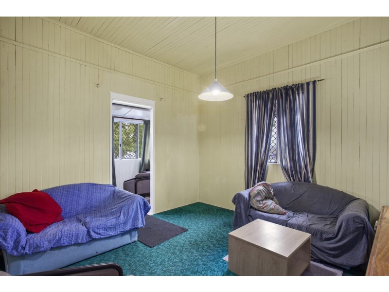704 Ruthven Street, South Toowoomba QLD 4350
