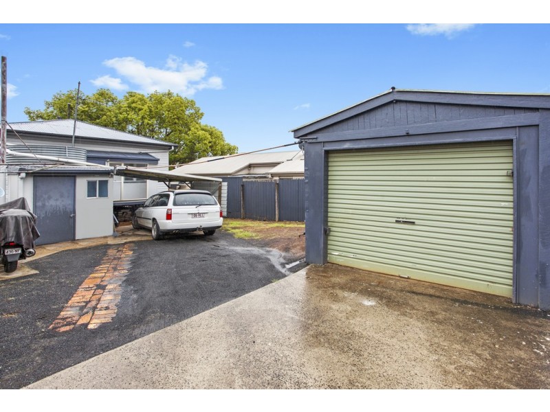 704 Ruthven Street, South Toowoomba QLD 4350