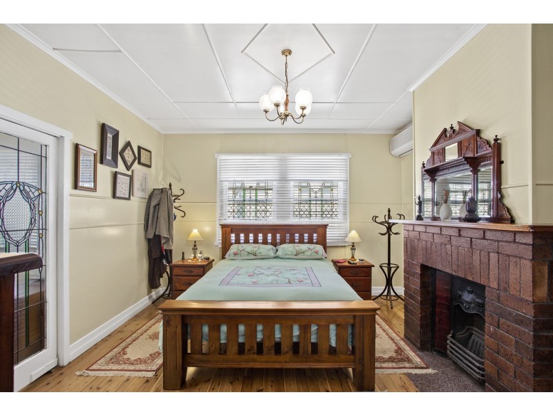 232a Herries Street, Newtown QLD 4350