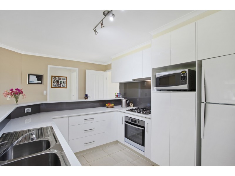 4 Alroe Crt, Kearneys Spring QLD 4350