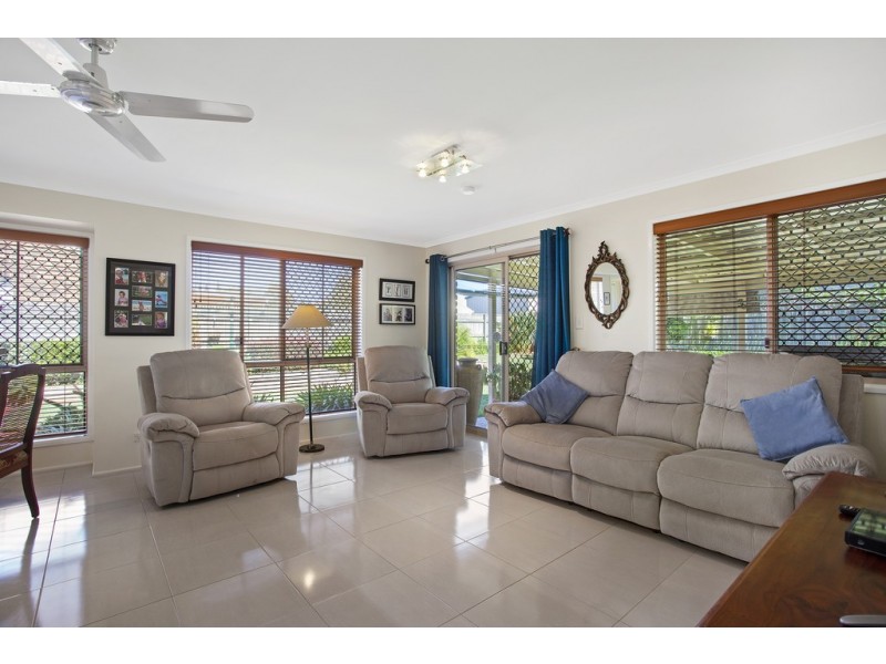 4 Alroe Crt, Kearneys Spring QLD 4350