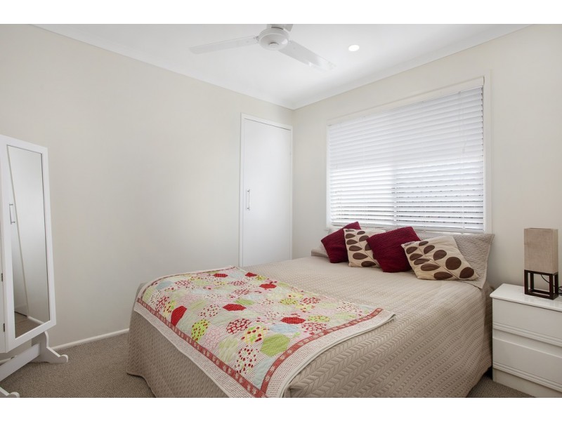 4 Alroe Crt, Kearneys Spring QLD 4350
