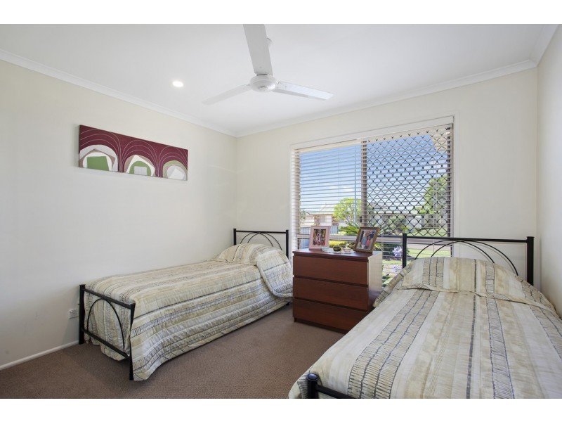 4 Alroe Crt, Kearneys Spring QLD 4350