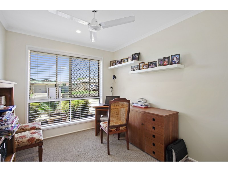 4 Alroe Crt, Kearneys Spring QLD 4350