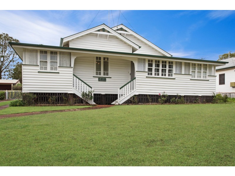 128 Taylor Street, Newtown QLD 4350