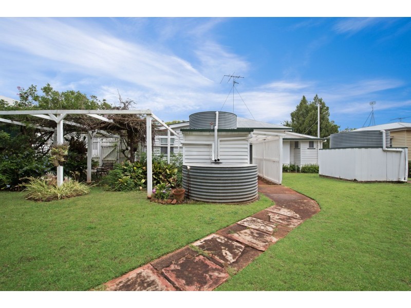 128 Taylor Street, Newtown QLD 4350