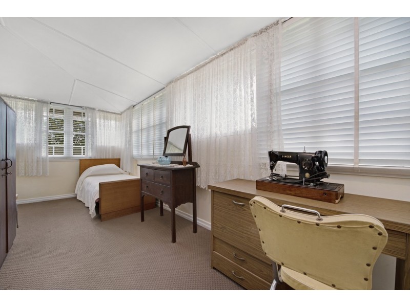 128 Taylor Street, Newtown QLD 4350