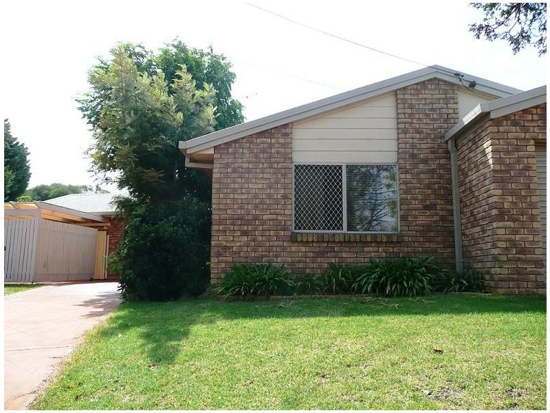 2/9  Magann Court, Darling Heights QLD 4350