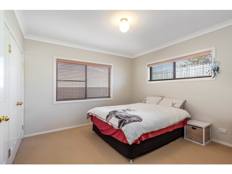 1/8A Derwak Street, Harristown QLD 4350