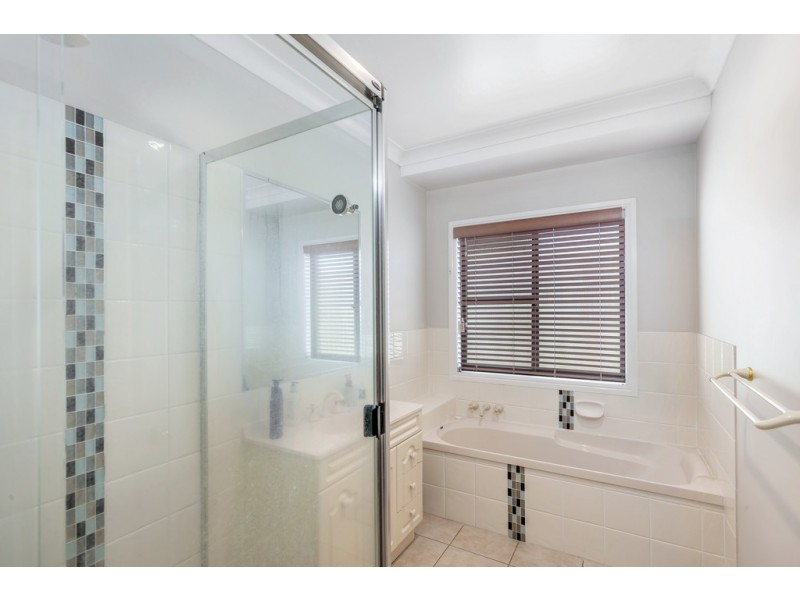 1/8A Derwak Street, Harristown QLD 4350