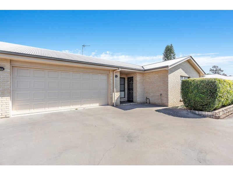 1/8A Derwak Street, Harristown QLD 4350