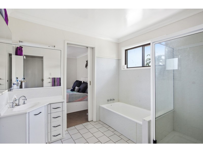14 Graman Street, Kingsthorpe QLD 4400