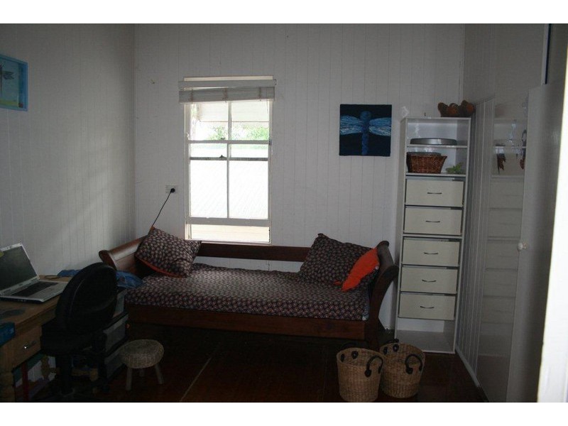 1 Hughes Street, Centenary Heights QLD 4350