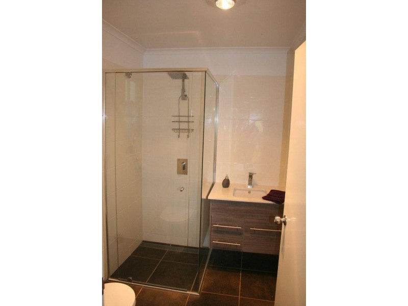 1 Hughes Street, Centenary Heights QLD 4350