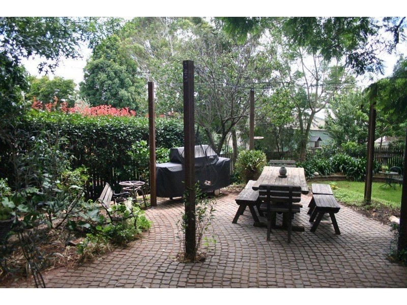 1 Hughes Street, Centenary Heights QLD 4350