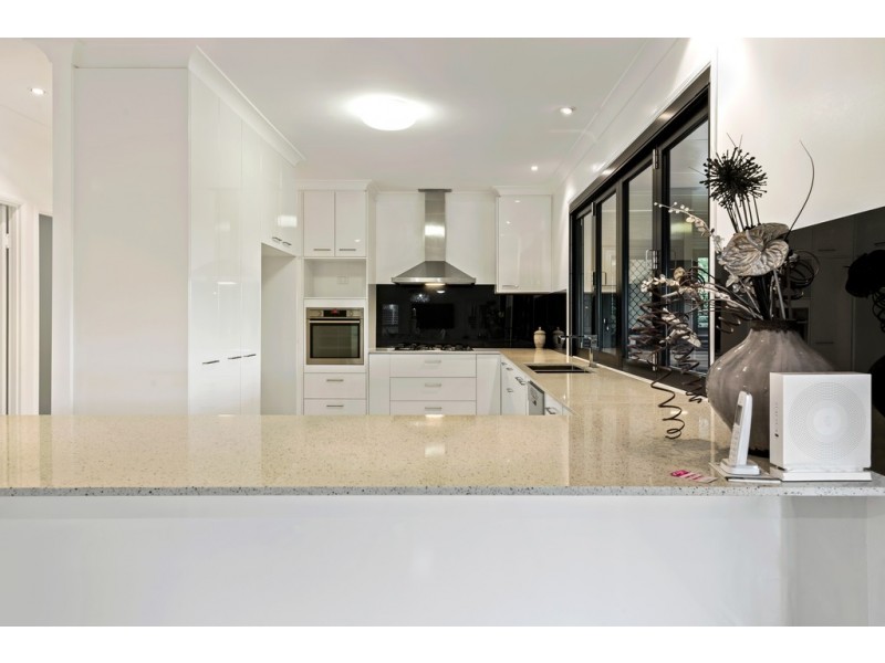 22 Murphys Creek Road, Blue Mountain Heights QLD 4350