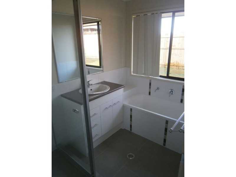 58 Newman Road, Wyreema QLD 4352