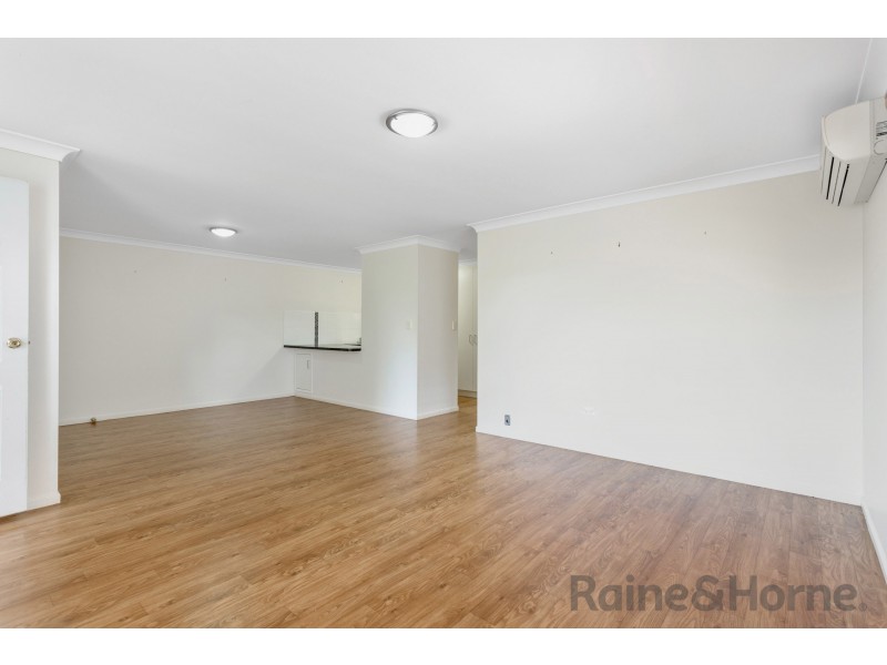 2/14 Horrocks Crescent, Kearneys Spring QLD 4350