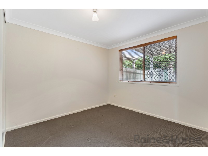 2/14 Horrocks Crescent, Kearneys Spring QLD 4350